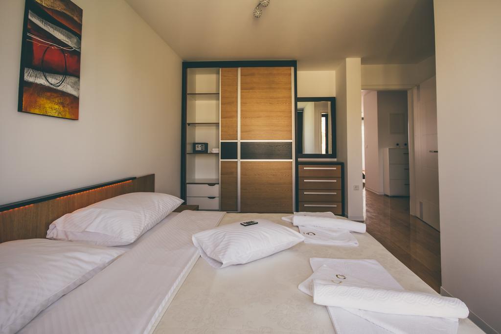 Opera Apartments Zara Esterno foto