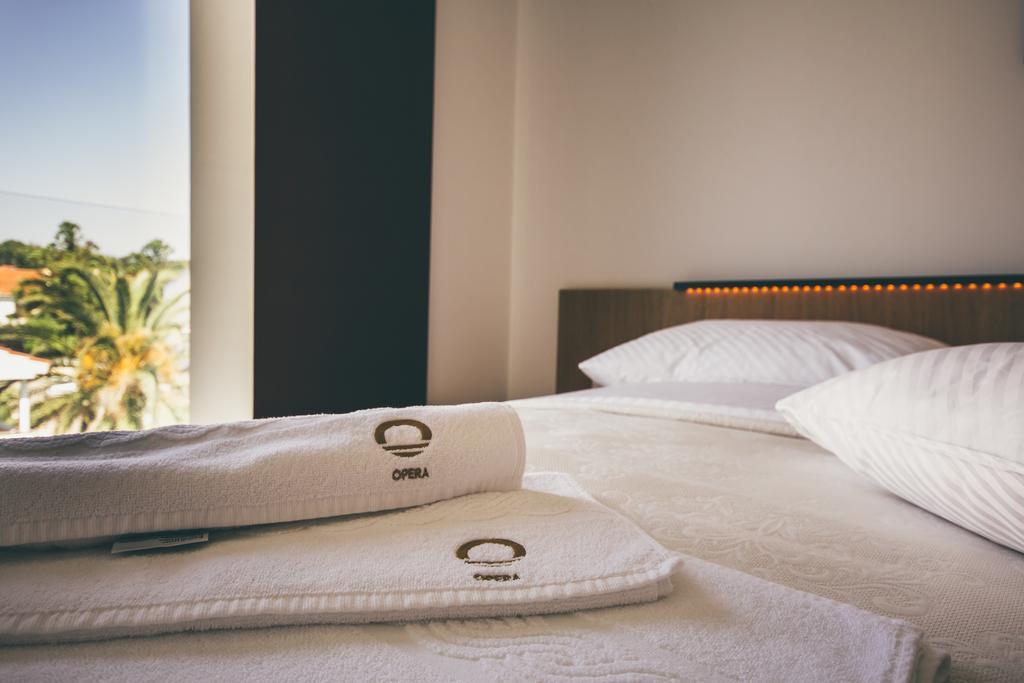 Opera Apartments Zara Esterno foto