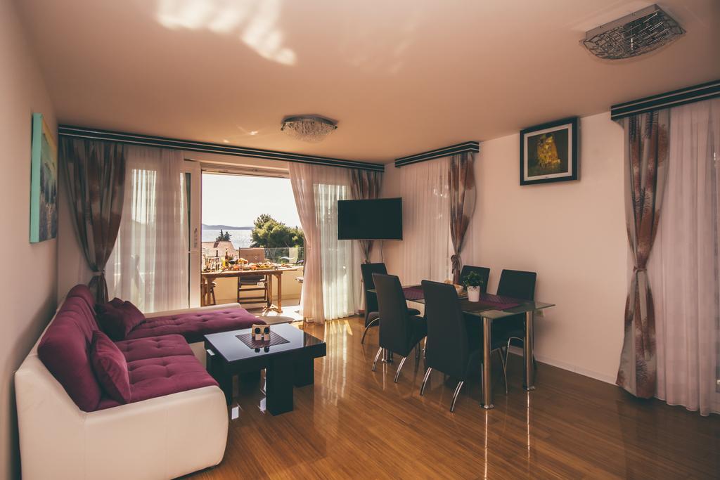 Opera Apartments Zara Esterno foto